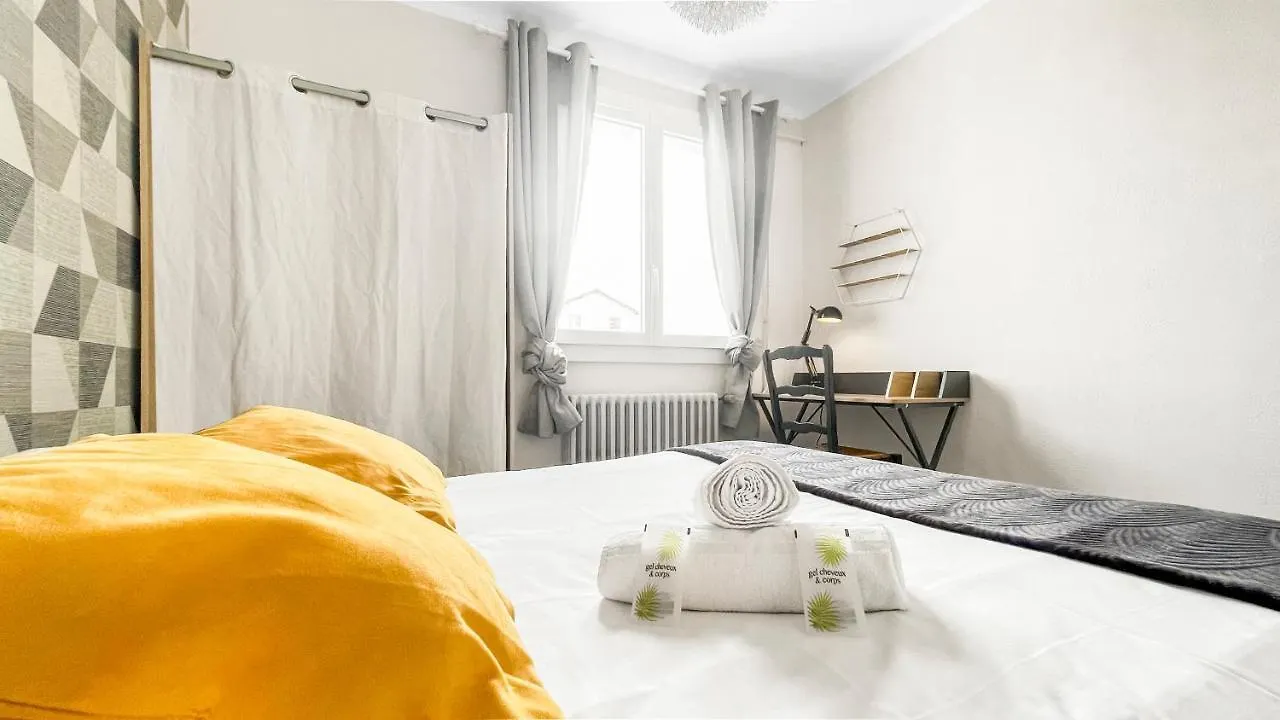 Coloc Capucin - Belle Colocation Avec 3 Chambres Independantes / Balcon Prive / Parking Collectif / Wifi Gratuit Annemasse Guest house
